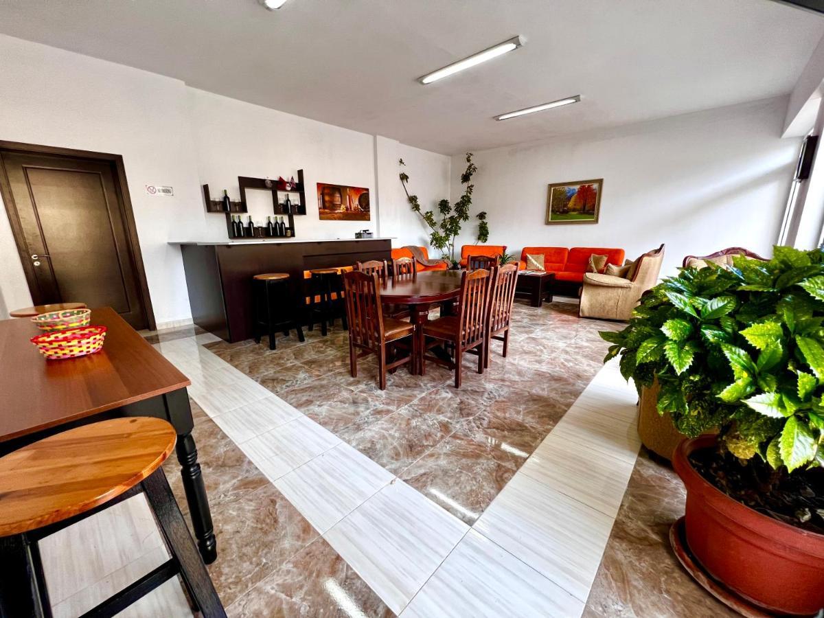North Star Hostel Shkodër Buitenkant foto