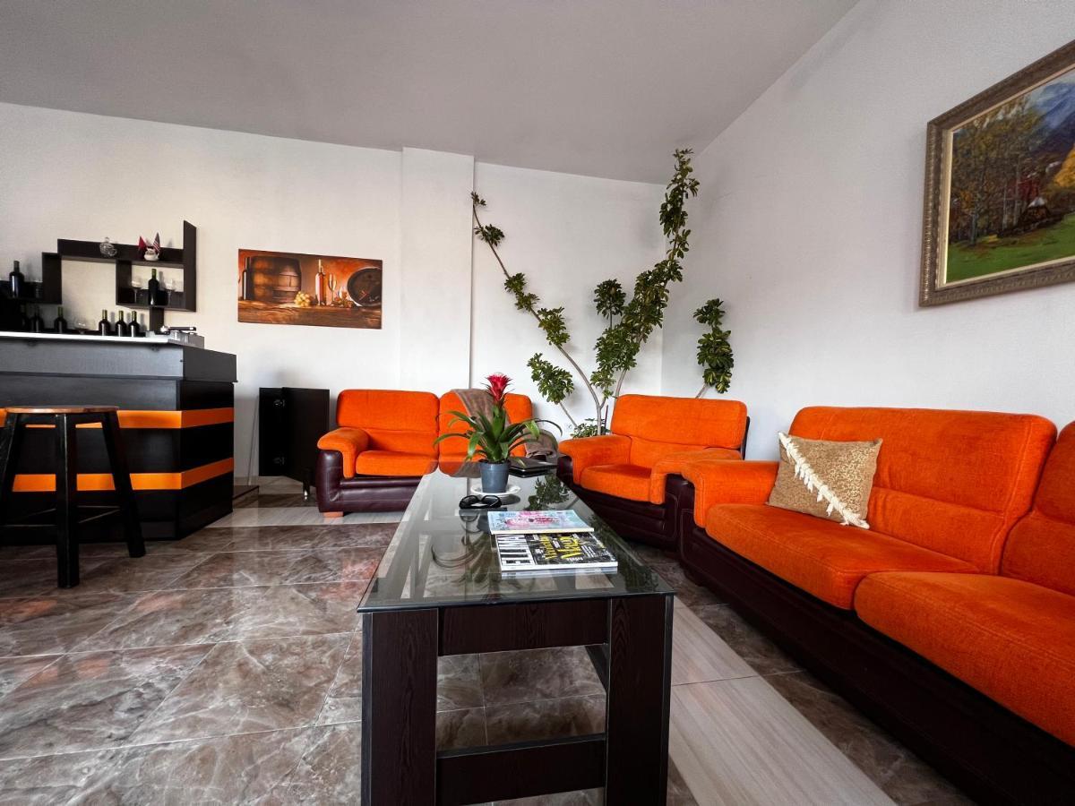 North Star Hostel Shkodër Buitenkant foto